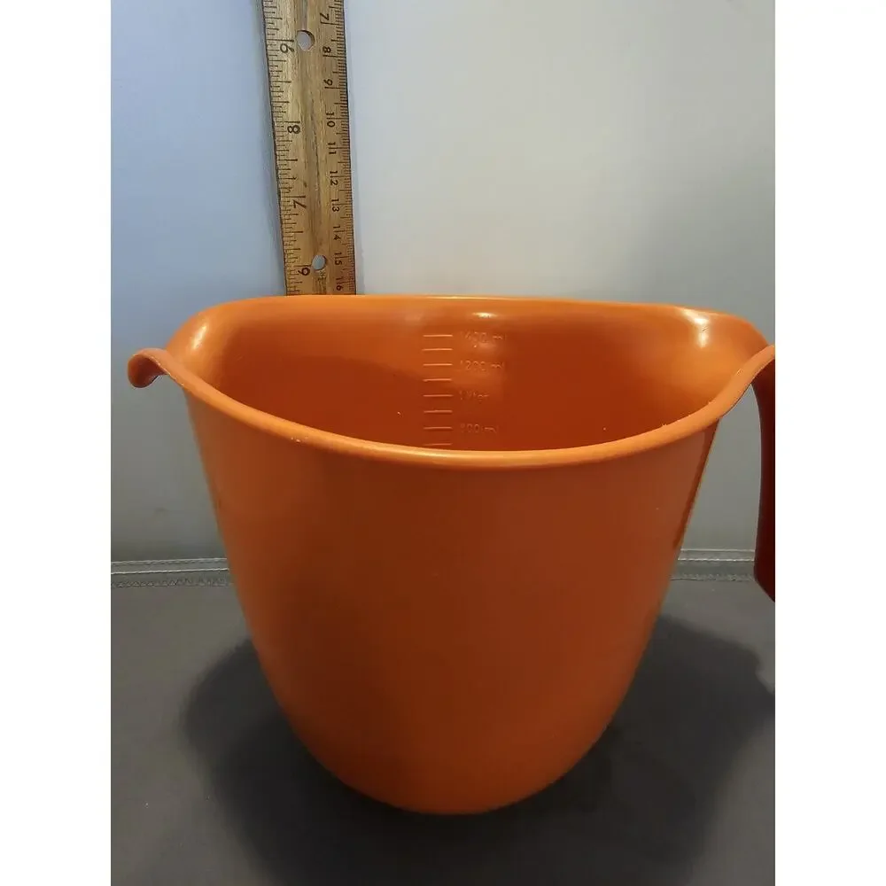Vintage Orange Rubbermaid #2661 1.5 Quart 6-Cup Grip N Mix Batter Bowl Measuring